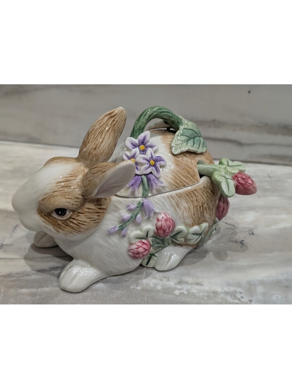 Fitz and Floyd Essentials Ceramic Botanical Bunny Container with Lid and Spoon